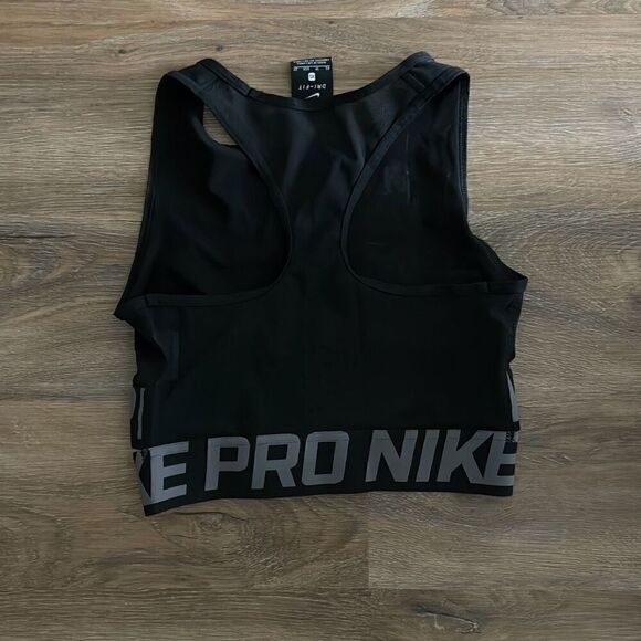 Nike Cropped Tank - Picture 2 of 3